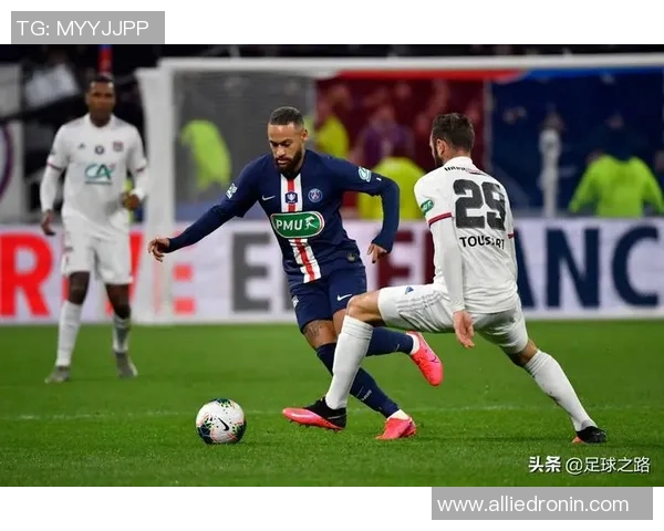 足球明星脚底拉球技巧揭秘助你提升球技的秘密武器